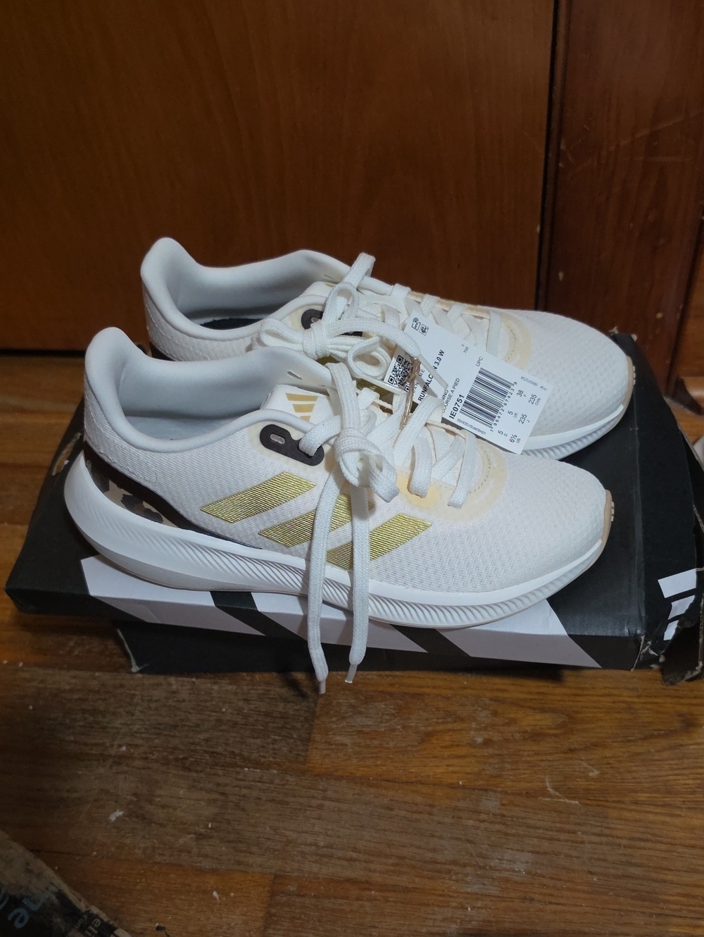 NWT Womens White Adidas Runfalcon 3.0 W